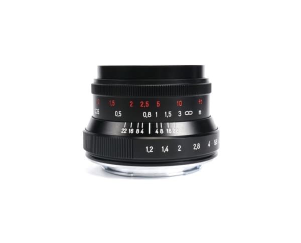 7Artisan 35mm F1.2 Mark II, 6/5, Fujifilm X musta