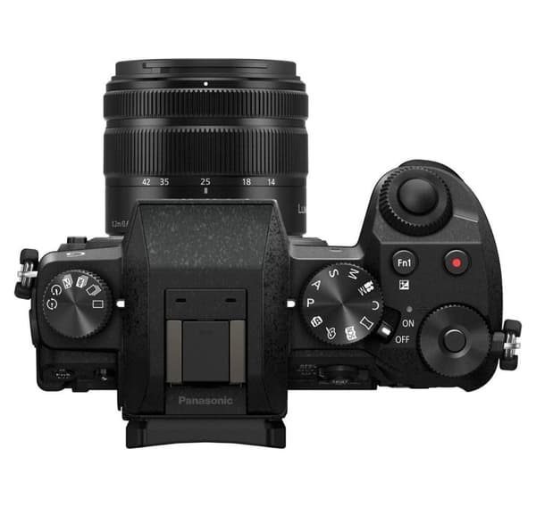 Panasonic Lumix DMC-G7 + 14-42mm Kit, svart