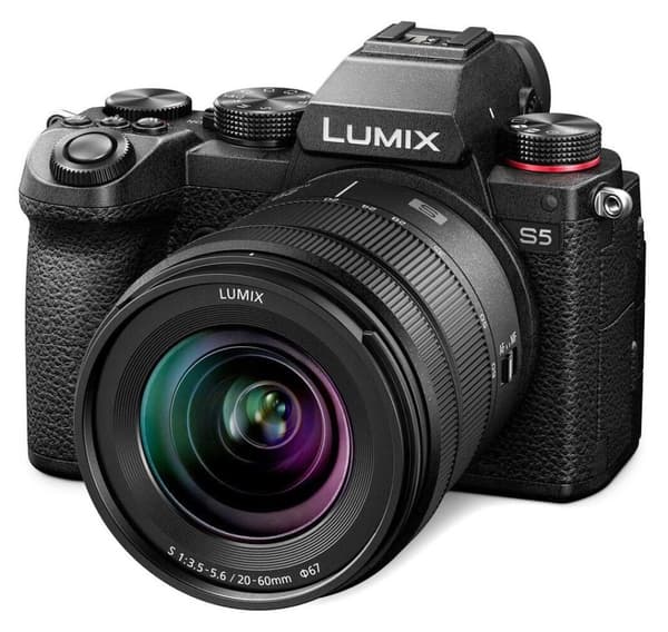 Panasonic Lumix DC-S5 + 20-60mm f/3.5-5.6