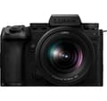 Pikkukuva 2 / 8: Panasonic Lumix DC-S5 IIX + 20-60mm + 50mm