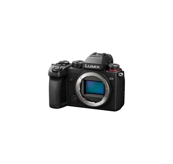 Panasonic Lumix DC-S5 + 24-105mm Kit