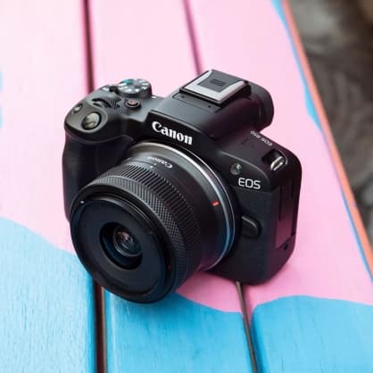 Hybrid camera EOS-R50 + RF-S 18-45mm F4.5-6.3 IS STM (SIP), Canon