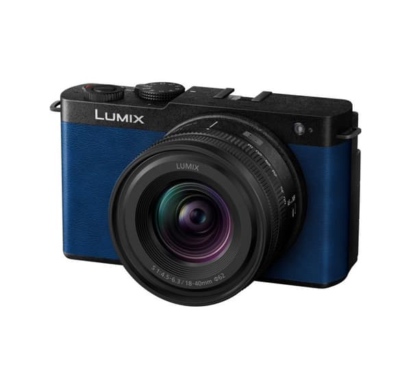Panasonic Lumix DC-S9 + 18-40mm, nattblå
