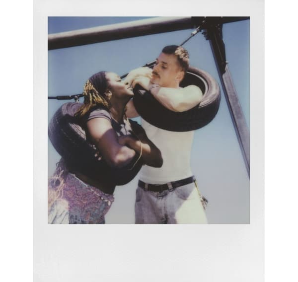 Polaroid Now Gen 3, lila