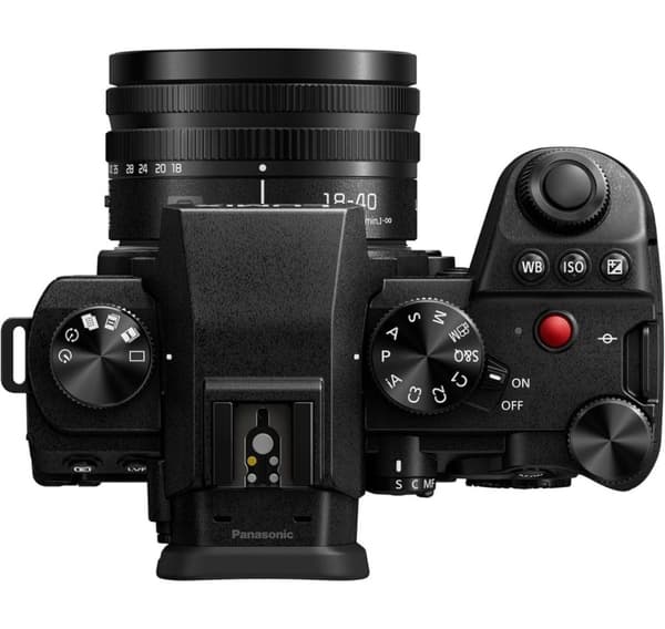 Panasonic Lumix DC-S5 II + 18-40mm