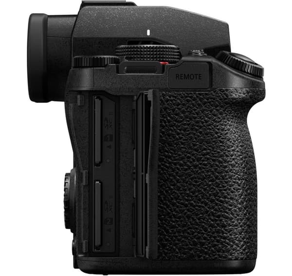 Panasonic Lumix DC-S5 II + 18-40mm