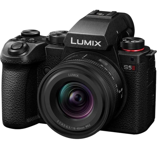 Panasonic Lumix DC-S5 II + 18-40mm