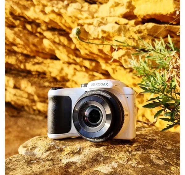 Kodak PixPro AZ255, valkoinen