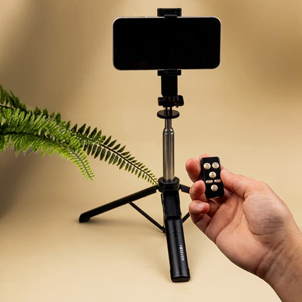 Forever Selfie stick jalustalla - Musta