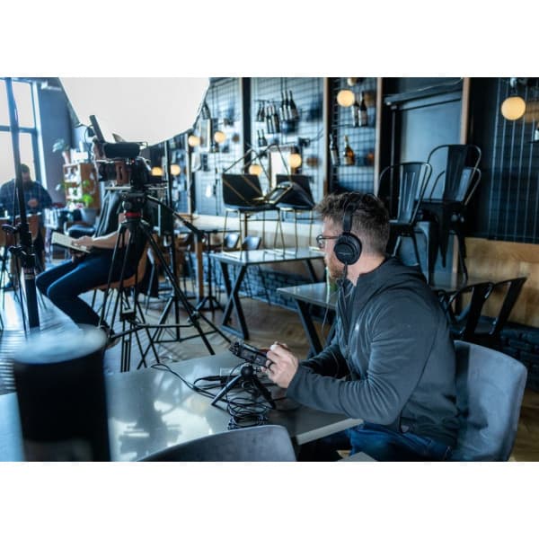 Zoom H4 Essential -kannettava tallennin, musta