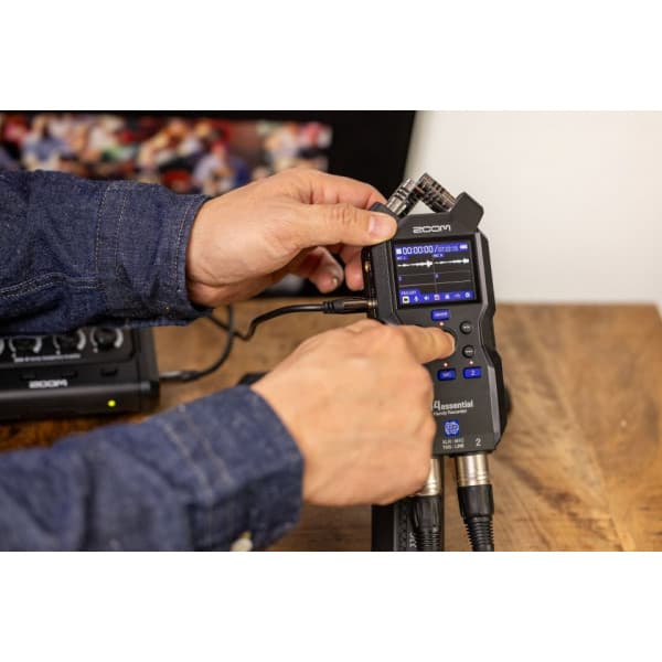 Zoom H4 Essential -kannettava tallennin, musta