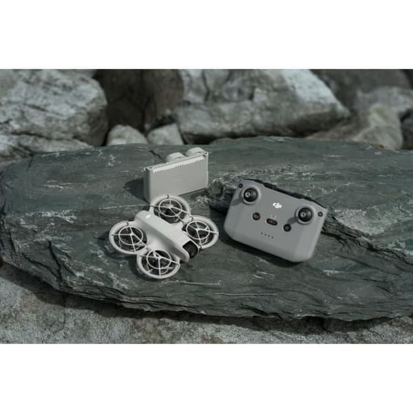 Ultrakompakti drone - DJI - Neo Fly More Combo - 135 g, lisävarusteet sisältyvät, elokuvamainen tallennus