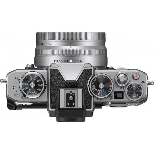Nikon Z fc -systemkamera + 16-50mm f/3.5-6.3 VR-objektiv
