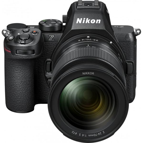 Nikon Z5 II -järjestelmäkamera, runko + NIKKOR Z 24-70mm f/4 S objektiivi