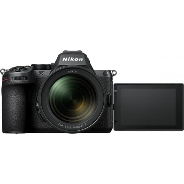 Nikon Z5 II -järjestelmäkamera, runko + NIKKOR Z 24-70mm f/4 S objektiivi