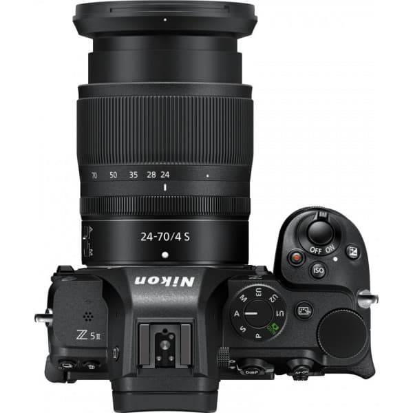 Nikon Z5 II -järjestelmäkamera, runko + NIKKOR Z 24-70mm f/4 S objektiivi