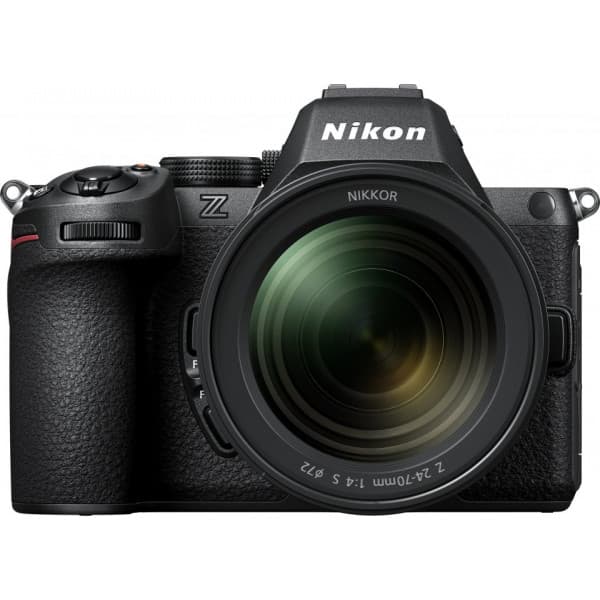 Nikon Z5 II -järjestelmäkamera, runko + NIKKOR Z 24-70mm f/4 S objektiivi