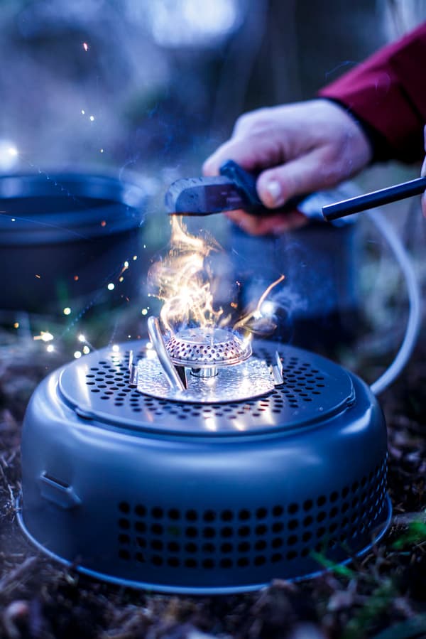 Gaskök Trangia 27 Small, 2100 W + 2 kittlar, 1 stekpanna &amp; vindskydd i UL / UltraLight-aluminium + griptång + rem Bränsletillval: Utan bränsle