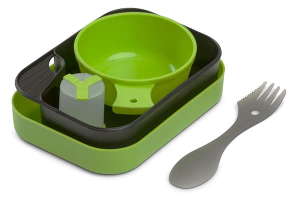 TALLRIKSLÅDA BRIV, (campingtallrikar + kåsa + spork + kryddburk)