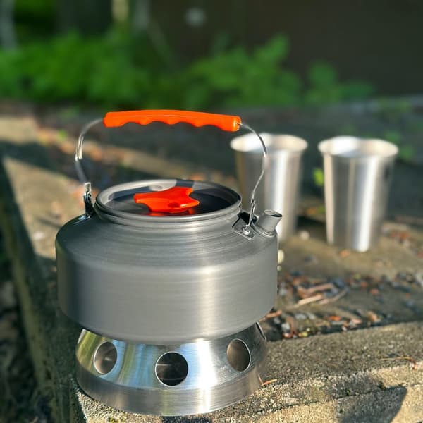 Camping Kettle Utomhuskittel av aluminium med 1.1 L kapacitet - För att koka vatten te kaffe eller soppa när du campar eller reser