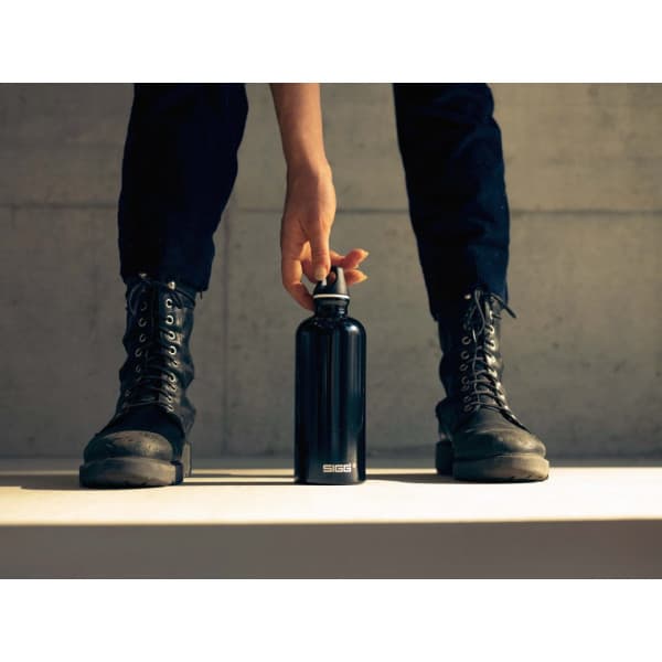 SIGG Traveller Black -juomapullo 0,6 l, musta