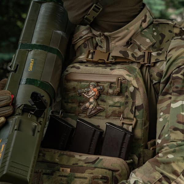 M-Tac Tactical tyttöjen kangasmerkki #10 PVC-tarranauhalla varustettu Skandinavik-pin-up-logo