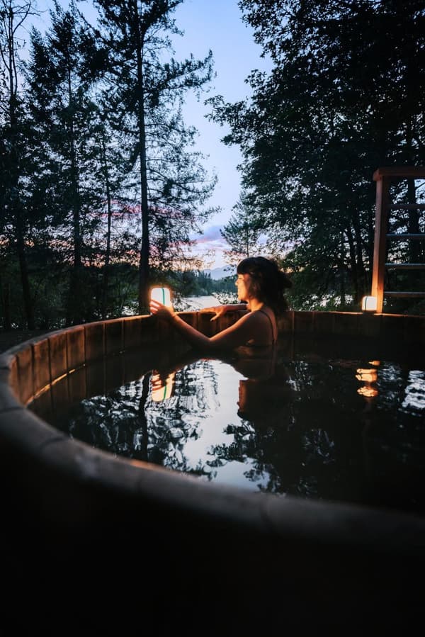 BIOLITE ALPENGLOW 250 LANTERN LNA0100, laddningsbar tältlampa inbyggd powerbank