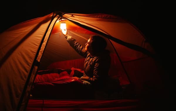 BIOLITE ALPENGLOW 250 LANTERN LNA0100, laddningsbar tältlampa inbyggd powerbank