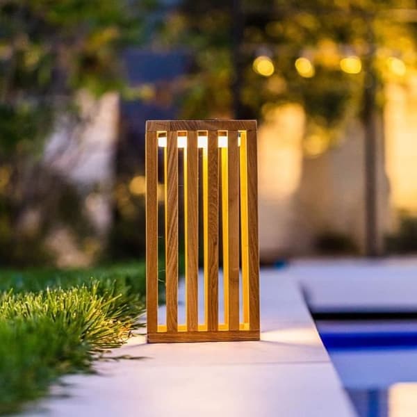 Dekorativ solcellelanterne - LUMISKY - CHENNAI - H30 cm - Massivt teaktræ - Varm hvid LED