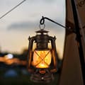 Miniatyrbild 4 av 7: OBOSOE Campinglampa USB Uppladdningsbar – Retro LED Tältlykta, Bärbar Hästlykta i Fotogenstil med 3 Ljuslägen för Utomhusbruk
