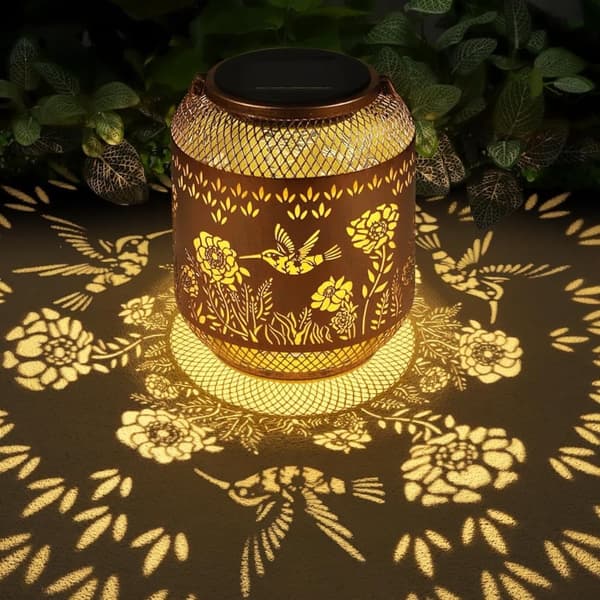 OBOSOE Outdoor Solar Lantern ripustuskoukulla – Aurinkoenergialla toimiva puutarhalamppu Perhonen/Kolibri