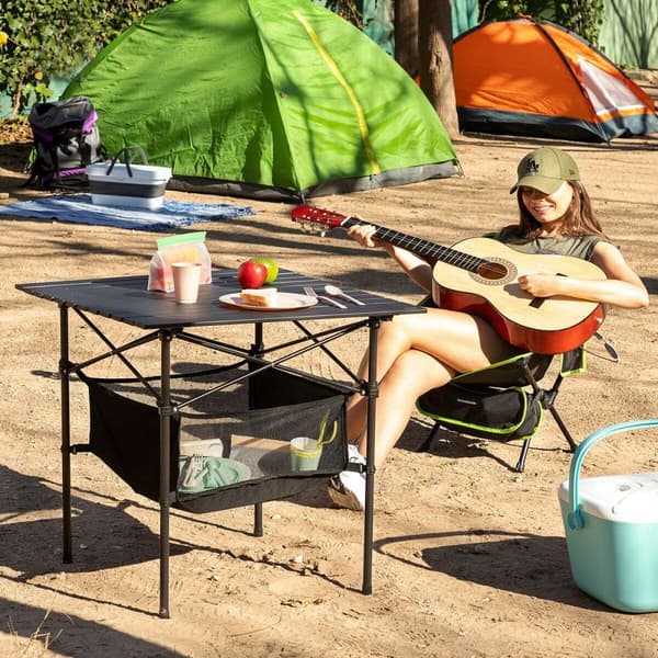 Sammenleggbart campingbord med oppbevaringskurv og bag