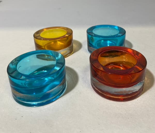 Små söta ljuslyktor 3.5 cm höga i 4 färger 36 pack