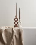 Miniatyrbillede 4 af 7: Lysestager Beige Porcelæn 23 cm Curvy Form Minimalistisk Boho Lysestager Dekoration