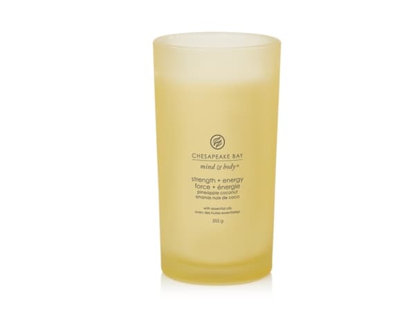 Chesapeake Bay Scented candle with wooden lid - Pineapple Coconut