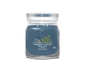 Pikkukuva 1 / 2: Yankee Candle Bayside Cedar, Sylinteri, Sininen, Meripihka, Greippi, Mandariini, 50 h, 1 kpl