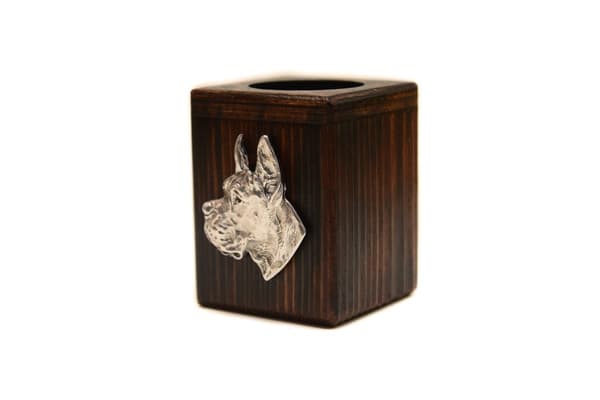 Great Dane I - træ lysestage med en hund, en unik souvenir efter tabet af en hund, håndværk af Art-Dog