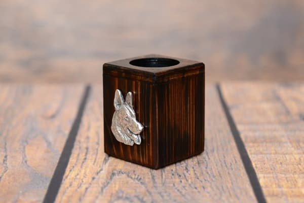 Schæferhund, Alsace - træ lysestage med en hund, en unik souvenir efter tabet af en hund, håndværk af Art-Dog
