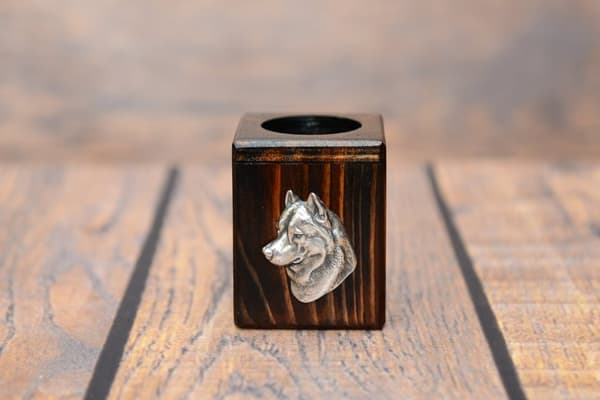 Siberian Husky, Siberian Husky - træ lysestage med en hund, en unik souvenir efter tabet af en hund, håndværk af Art-Dog