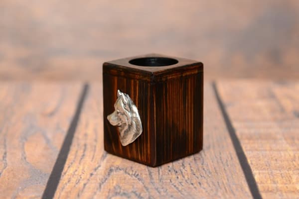 Siberian Husky, Siberian Husky - træ lysestage med en hund, en unik souvenir efter tabet af en hund, håndværk af Art-Dog