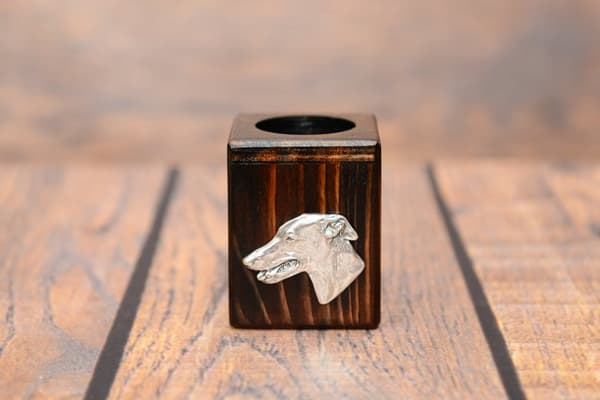Greyhound, engelsk Greyhound - træ lysestage med en hund, en unik souvenir efter tabet af en hund, håndværk af Art-Dog