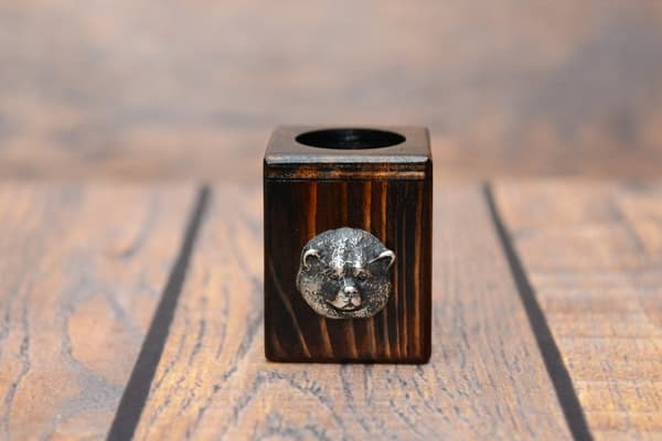 Akita, Akita Inu - træ lysestage med en hund, en unik souvenir efter tabet af en hund, håndværk af Art-Dog