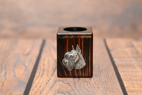 Schnauzer, Schnauzer I - træ lysestage med en hund, en unik souvenir efter tabet af en hund, håndværk af Art-Dog