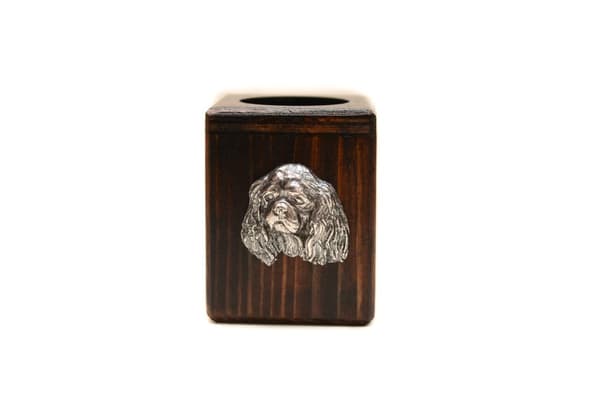 Cavalier King Charles Spaniel I - træ lysestage med en hund, en unik souvenir efter tabet af en hund, håndværk af Art-Dog