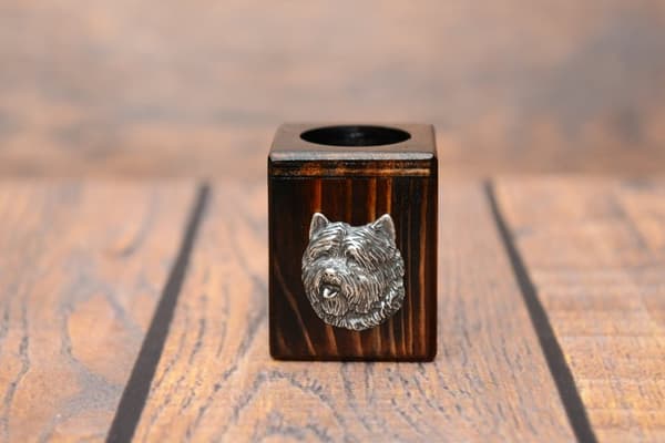 Cairn Terrier - puinen kynttilänjalka koiran kanssa, ainutlaatuinen matkamuisto koiran menetyksen jälkeen, Art-Dogin käsityö