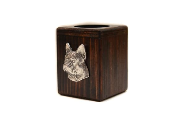 French Bulldog II - træ lysestage med en hund, en unik souvenir efter tabet af en hund, håndværk af Art-Dog