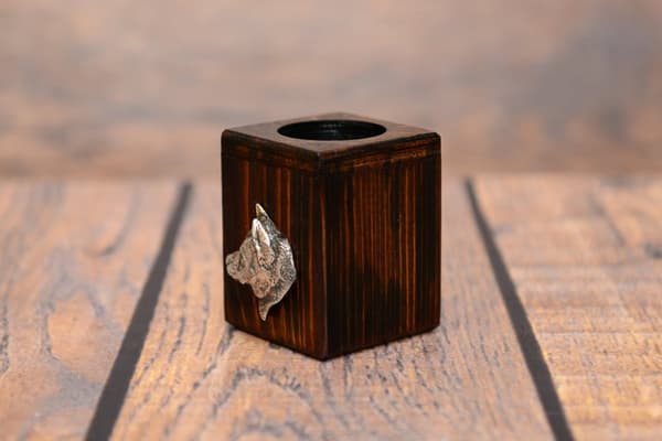 Shiba Inu - träljusstake med en hund, en unik souvenir efter förlusten av en hund, hantverk av Art-Dog