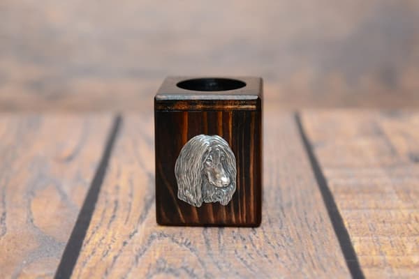 Afghan Hound II - træ lysestage med en hund, en unik souvenir efter tabet af en hund, håndværk af Art-Dog
