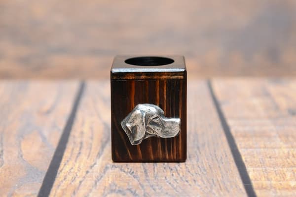 Pointer - træ lysestage med en hund, en unik souvenir efter tabet af en hund, håndværk af Art-Dog
