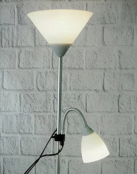 Grå gulvlampe LED stående Cleo E14+E27